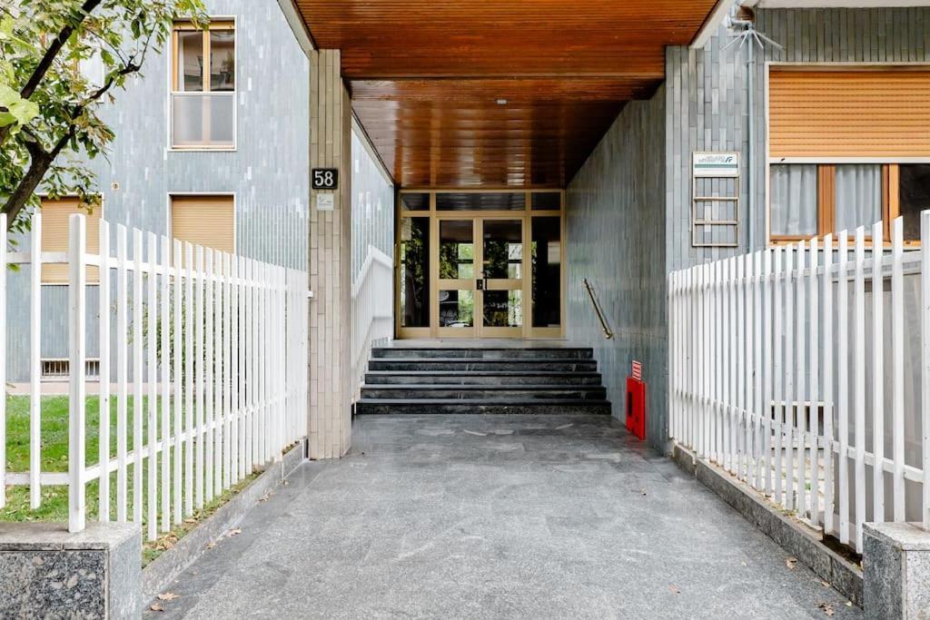 Appartamento Luxury 1 Bedroom Apartment, Close To San Siro, Fiera And 10 Min Metro To Duomo *