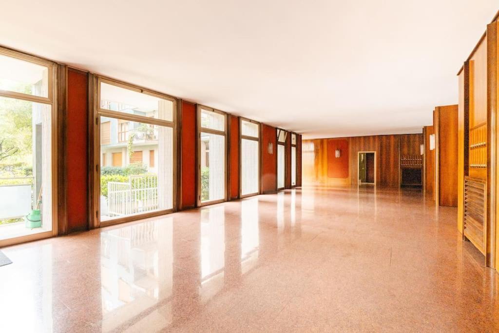 Luxury 1 Bedroom Apartment, Close To San Siro, Fiera And 10 Min Metro To Duomo Appartamento